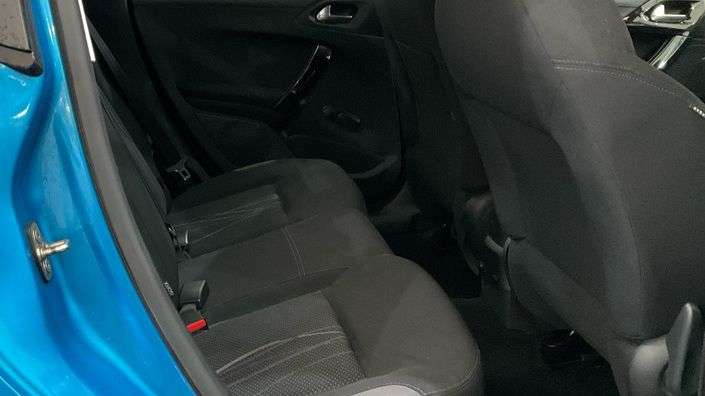 2013 PEUGEOT 208 2013 PEUGEOT 208