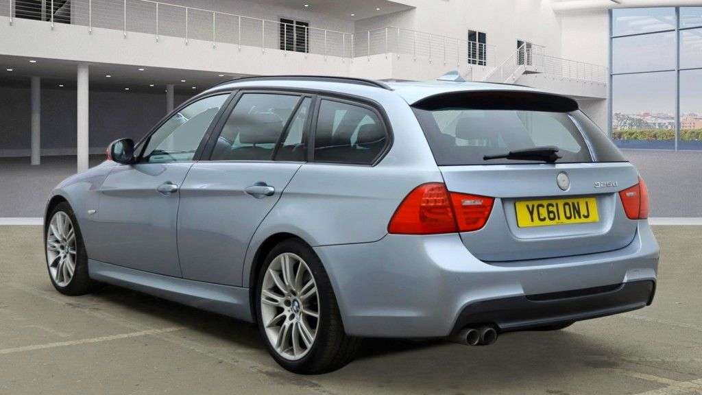 A 2011 BMW 3 SERIES 3.0 325d M Sport Touring Diesel Steptronic 5dr - Just 30,757 Miles / Heated A 2011 BMW 3 SERIES 3.0 325d M Sport Touring Diesel Steptronic 5dr - Just 30,757 Miles / Heated