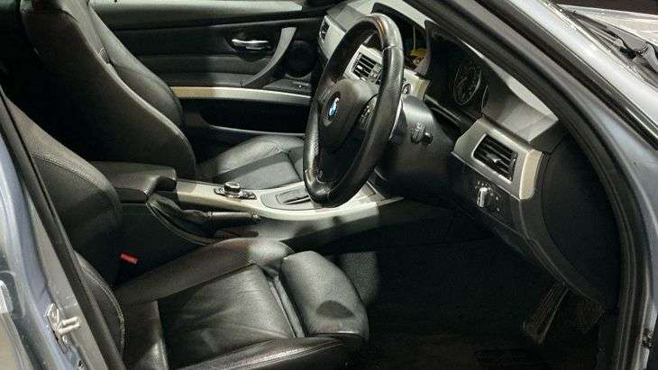 2011 BMW 3 SERIES 2011 BMW 3 SERIES