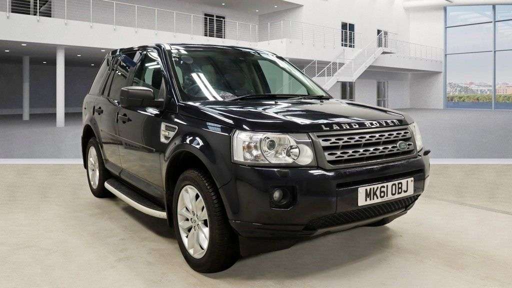 A 2011 LAND ROVER FREELANDER 2 2.2 TD4 HSE SUV Diesel CommandShift 4WD 5dr - Just 22,199 Miles / 1 Owner f A 2011 LAND ROVER FREELANDER 2 2.2 TD4 HSE SUV Diesel CommandShift 4WD 5dr - Just 22,199 Miles / 1 Owner f