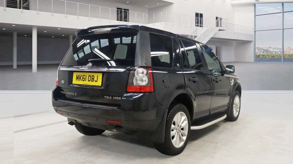 A 2011 LAND ROVER FREELANDER 2 2.2 TD4 HSE SUV Diesel CommandShift 4WD 5dr - Just 22,199 Miles / 1 Owner f A 2011 LAND ROVER FREELANDER 2 2.2 TD4 HSE SUV Diesel CommandShift 4WD 5dr - Just 22,199 Miles / 1 Owner f