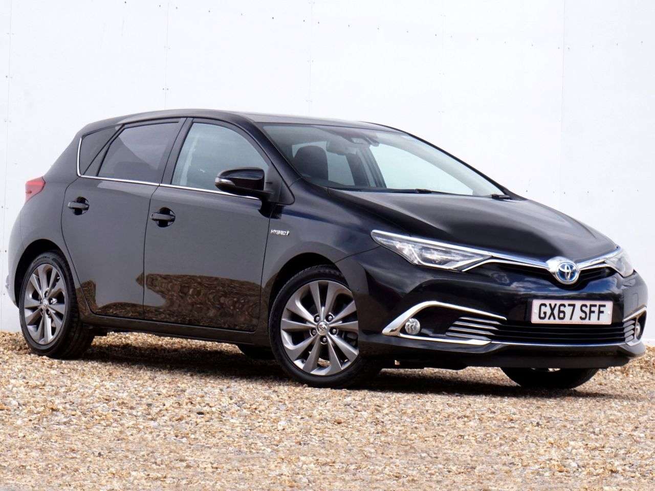 A 2017 TOYOTA AURIS 1.8 VVT-h Excel Hatchback Petrol Hybrid CVT Euro 6 (s/s) (Safety Sense) 5dr A 2017 TOYOTA AURIS 1.8 VVT-h Excel Hatchback Petrol Hybrid CVT Euro 6 (s/s) (Safety Sense) 5dr