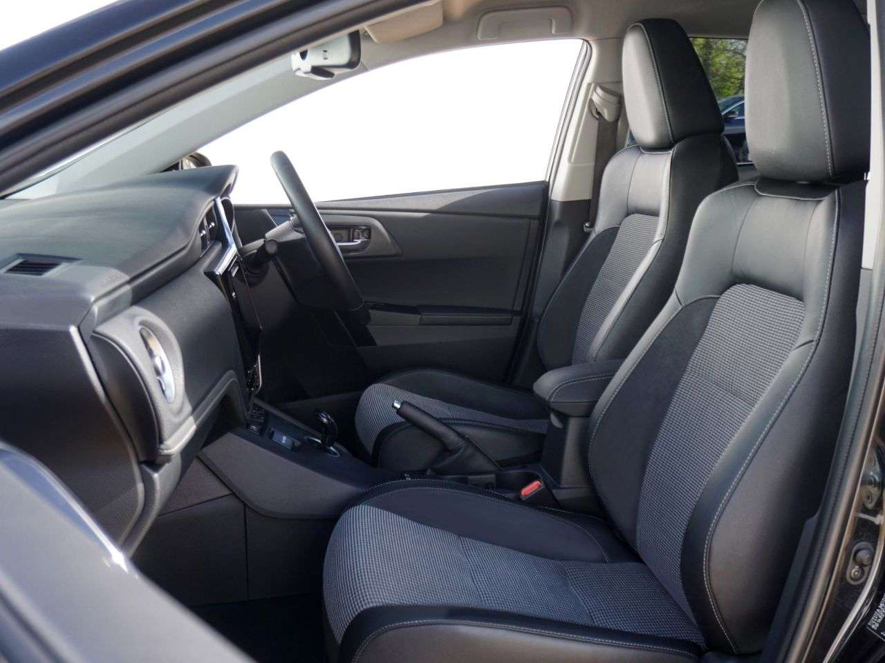 2017 TOYOTA AURIS 2017 TOYOTA AURIS