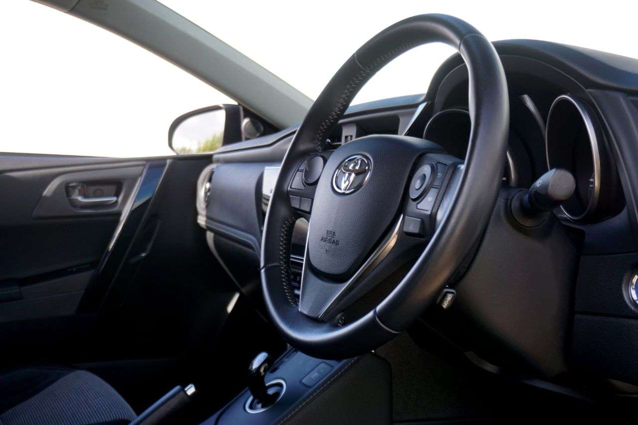 2017 TOYOTA AURIS 2017 TOYOTA AURIS