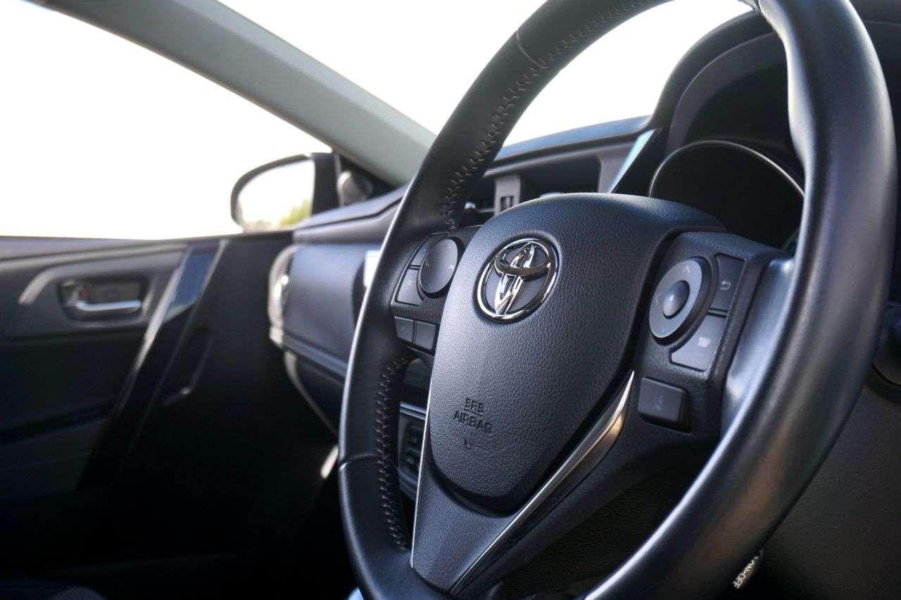 2017 TOYOTA AURIS 2017 TOYOTA AURIS
