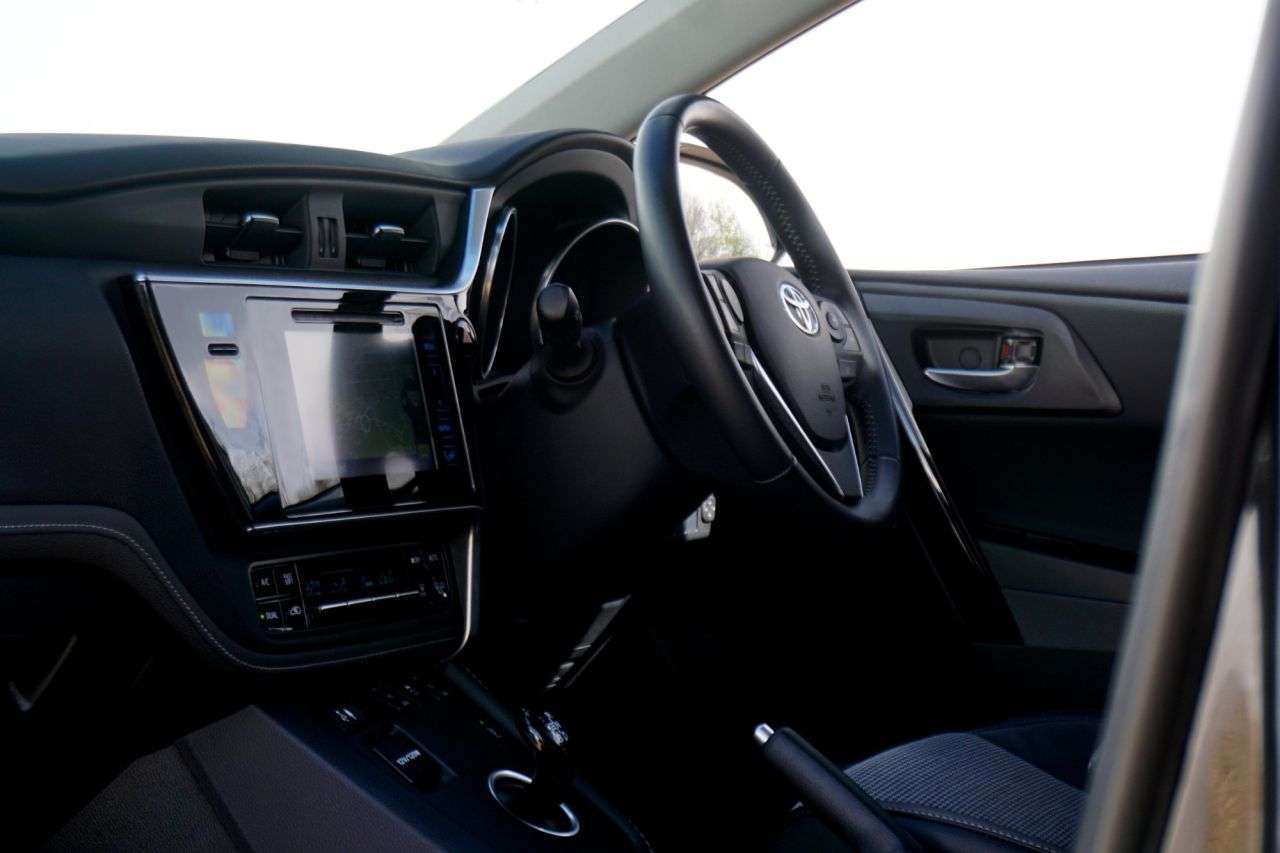 2017 TOYOTA AURIS 2017 TOYOTA AURIS