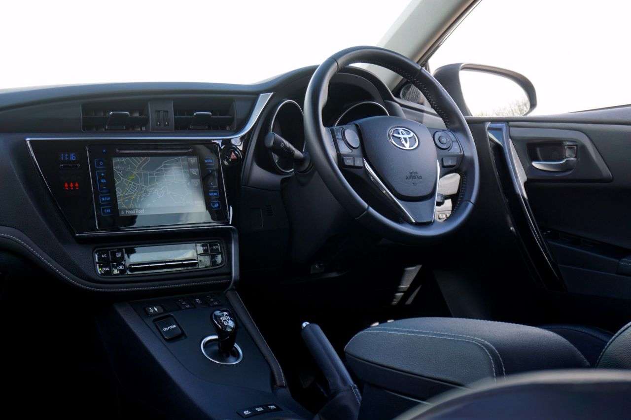 2017 TOYOTA AURIS 2017 TOYOTA AURIS