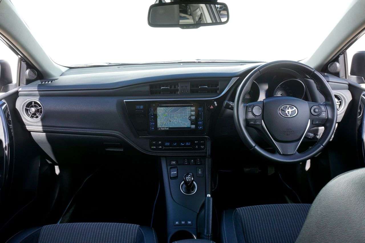 2017 TOYOTA AURIS 2017 TOYOTA AURIS