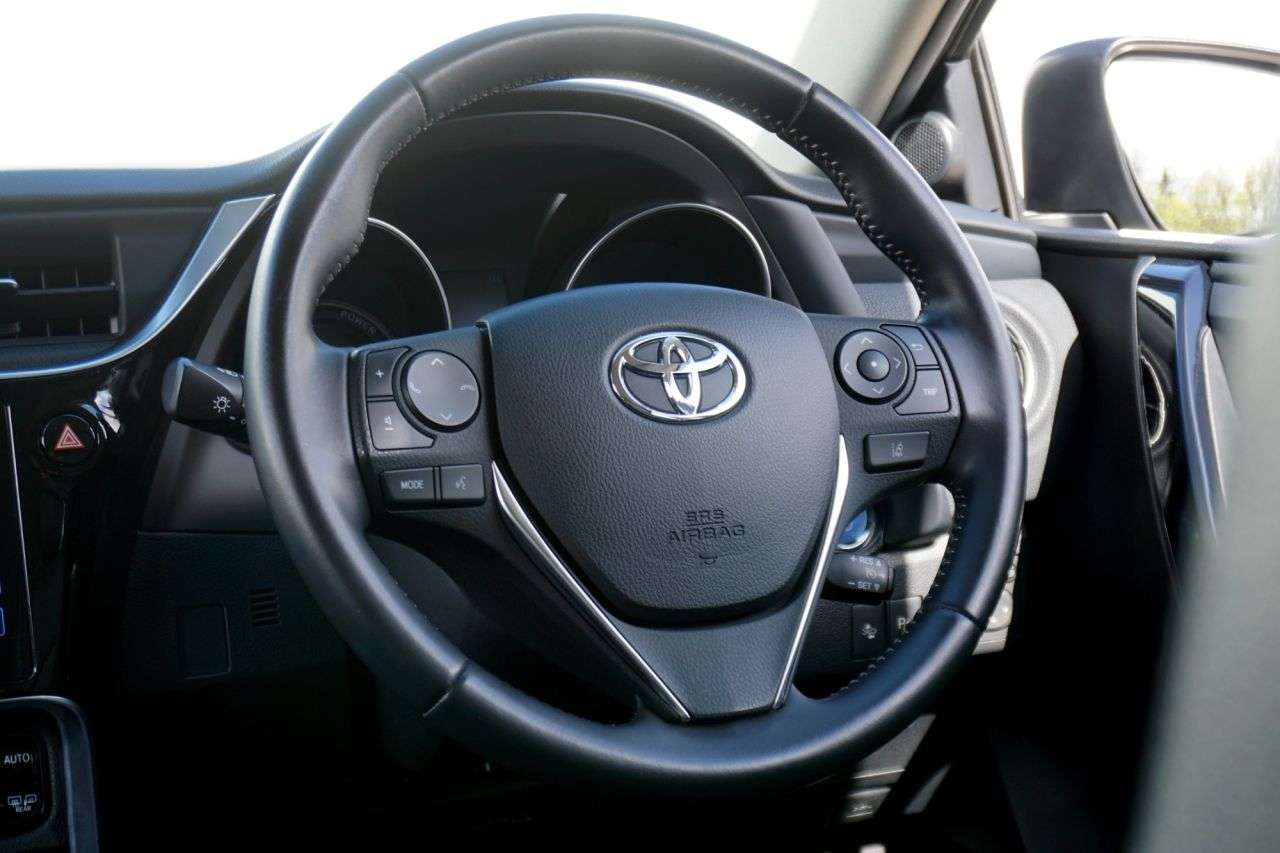 2017 TOYOTA AURIS 2017 TOYOTA AURIS