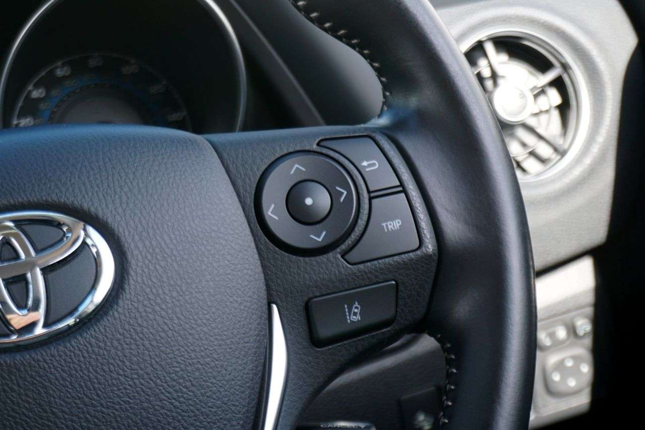 2017 TOYOTA AURIS 2017 TOYOTA AURIS