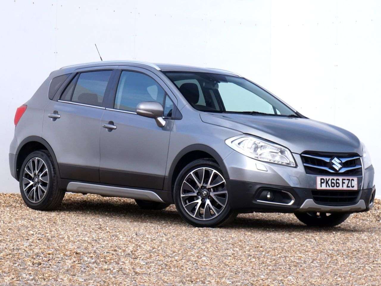 A 2016 SUZUKI SX4 S-CROSS S-Cross 1.6 SZ-T SUV Petrol CVT Euro 6 5dr - Just 37,129 Miles / Navigation A 2016 SUZUKI SX4 S-CROSS S-Cross 1.6 SZ-T SUV Petrol CVT Euro 6 5dr - Just 37,129 Miles / Navigation