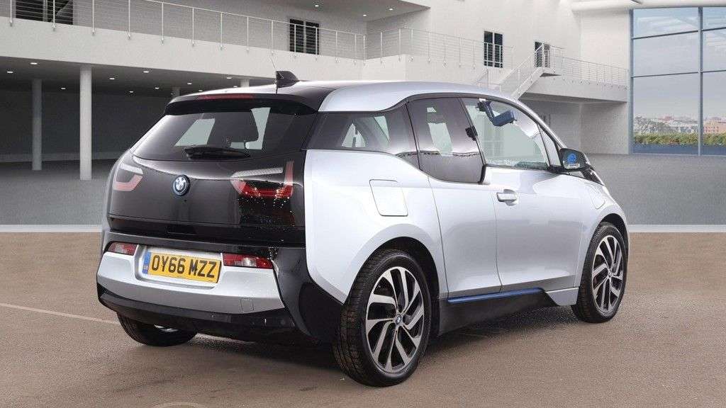 A 2016 BMW I3 33kWh Hatchback Petrol Plug-in Hybrid Auto Euro 6 (s/s) (Range Extender) 5d A 2016 BMW I3 33kWh Hatchback Petrol Plug-in Hybrid Auto Euro 6 (s/s) (Range Extender) 5d