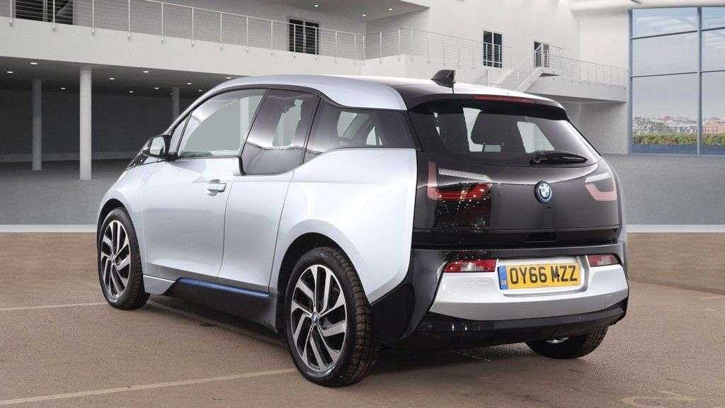 A 2016 BMW I3 33kWh Hatchback Petrol Plug-in Hybrid Auto Euro 6 (s/s) (Range Extender) 5d A 2016 BMW I3 33kWh Hatchback Petrol Plug-in Hybrid Auto Euro 6 (s/s) (Range Extender) 5d