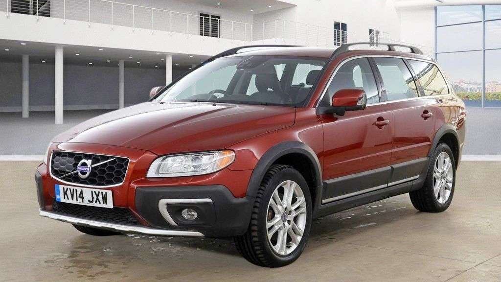 A 2014 VOLVO XC70 2.4 D5 SE Lux Estate Diesel Geartronic AWD 5dr - Just 39,159 Miles / Driver A 2014 VOLVO XC70 2.4 D5 SE Lux Estate Diesel Geartronic AWD 5dr - Just 39,159 Miles / Driver