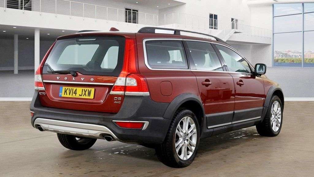 A 2014 VOLVO XC70 2.4 D5 SE Lux Estate Diesel Geartronic AWD 5dr - Just 39,159 Miles / Driver A 2014 VOLVO XC70 2.4 D5 SE Lux Estate Diesel Geartronic AWD 5dr - Just 39,159 Miles / Driver