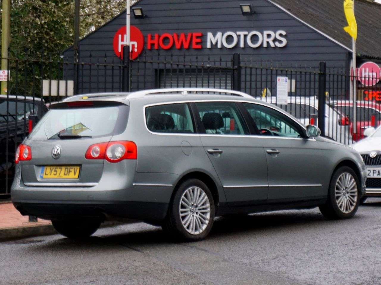 A 2008 VOLKSWAGEN PASSAT 3.2 FSI V6 SEL Estate Petrol DSG 4Motion 5dr - Just 69,446 Miles / 1 Lady O A 2008 VOLKSWAGEN PASSAT 3.2 FSI V6 SEL Estate Petrol DSG 4Motion 5dr - Just 69,446 Miles / 1 Lady O