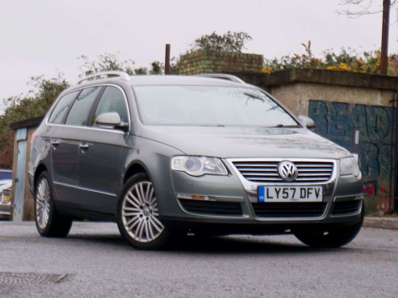 A 2008 VOLKSWAGEN PASSAT 3.2 FSI V6 SEL Estate Petrol DSG 4Motion 5dr - Just 69,446 Miles / 1 Lady O A 2008 VOLKSWAGEN PASSAT 3.2 FSI V6 SEL Estate Petrol DSG 4Motion 5dr - Just 69,446 Miles / 1 Lady O
