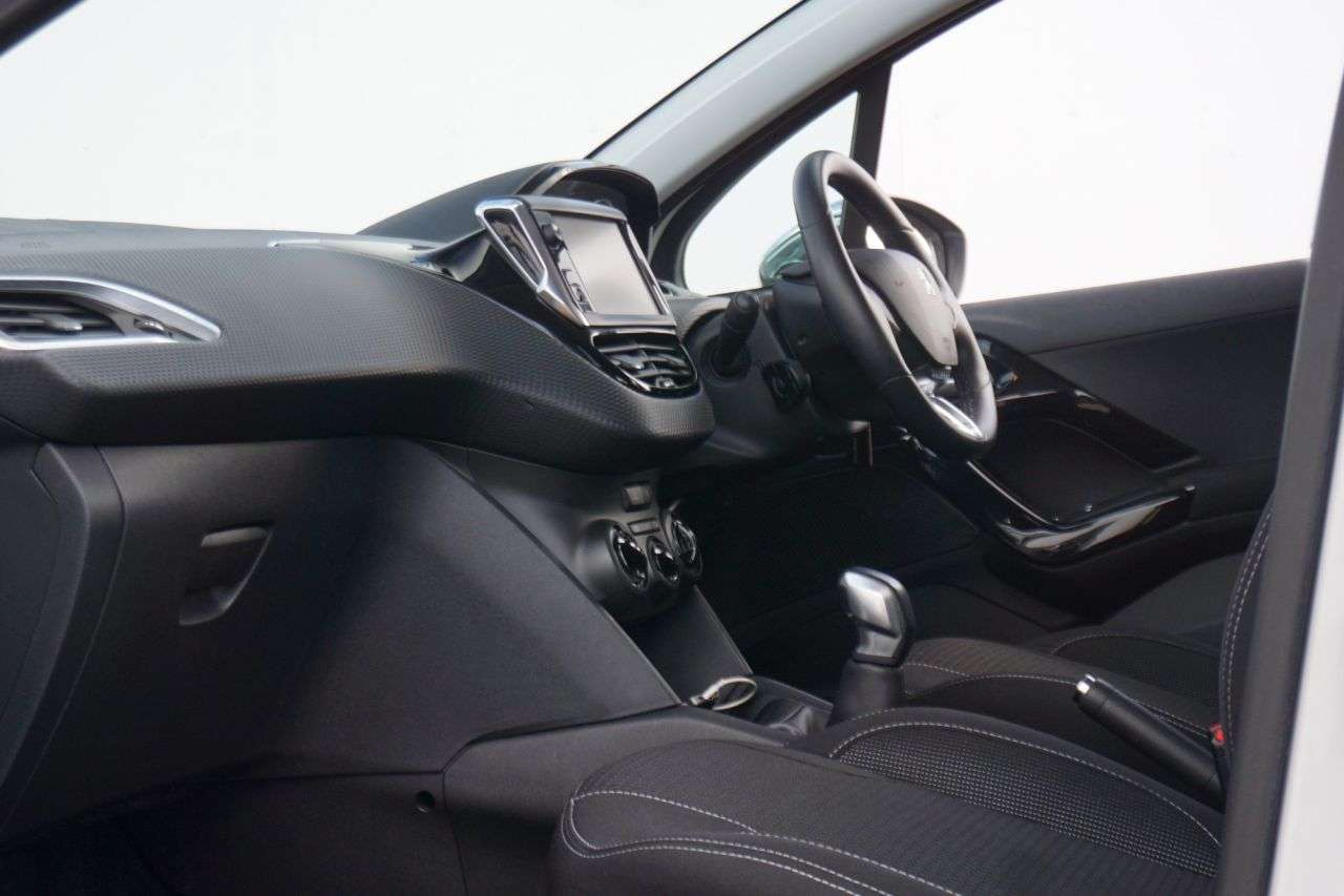 2016 PEUGEOT 208 2016 PEUGEOT 208