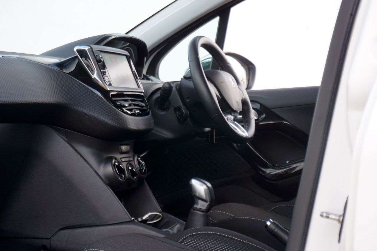 2016 PEUGEOT 208 2016 PEUGEOT 208