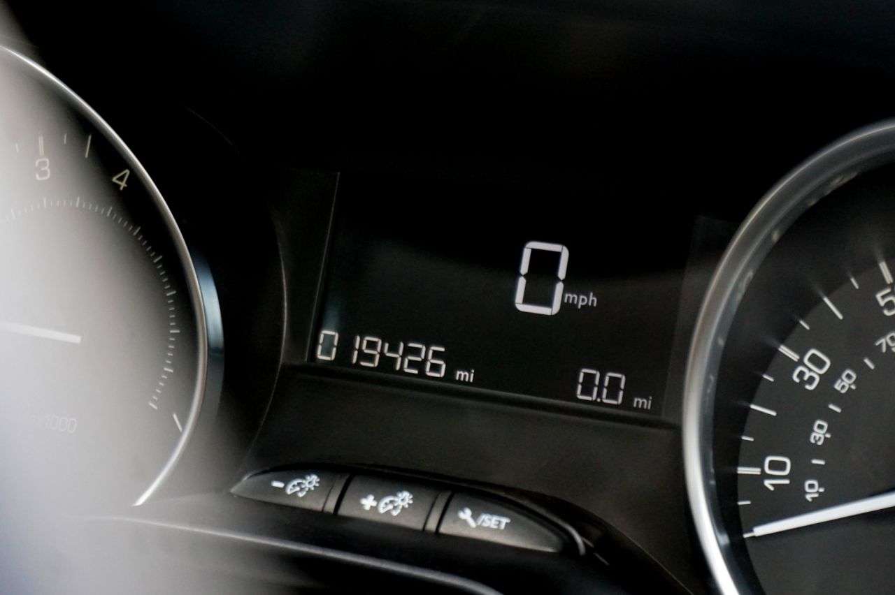 2016 PEUGEOT 208 2016 PEUGEOT 208