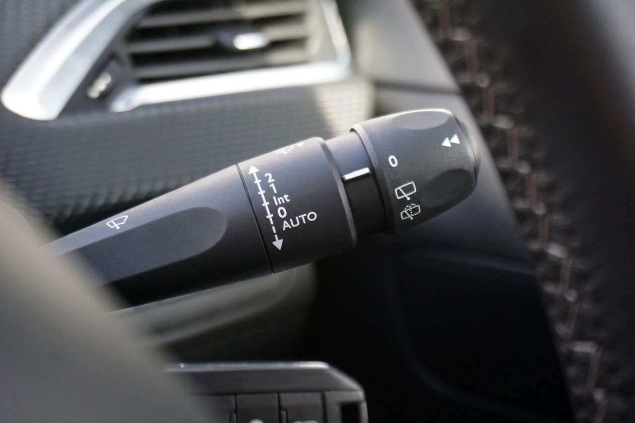 2016 PEUGEOT 208 2016 PEUGEOT 208