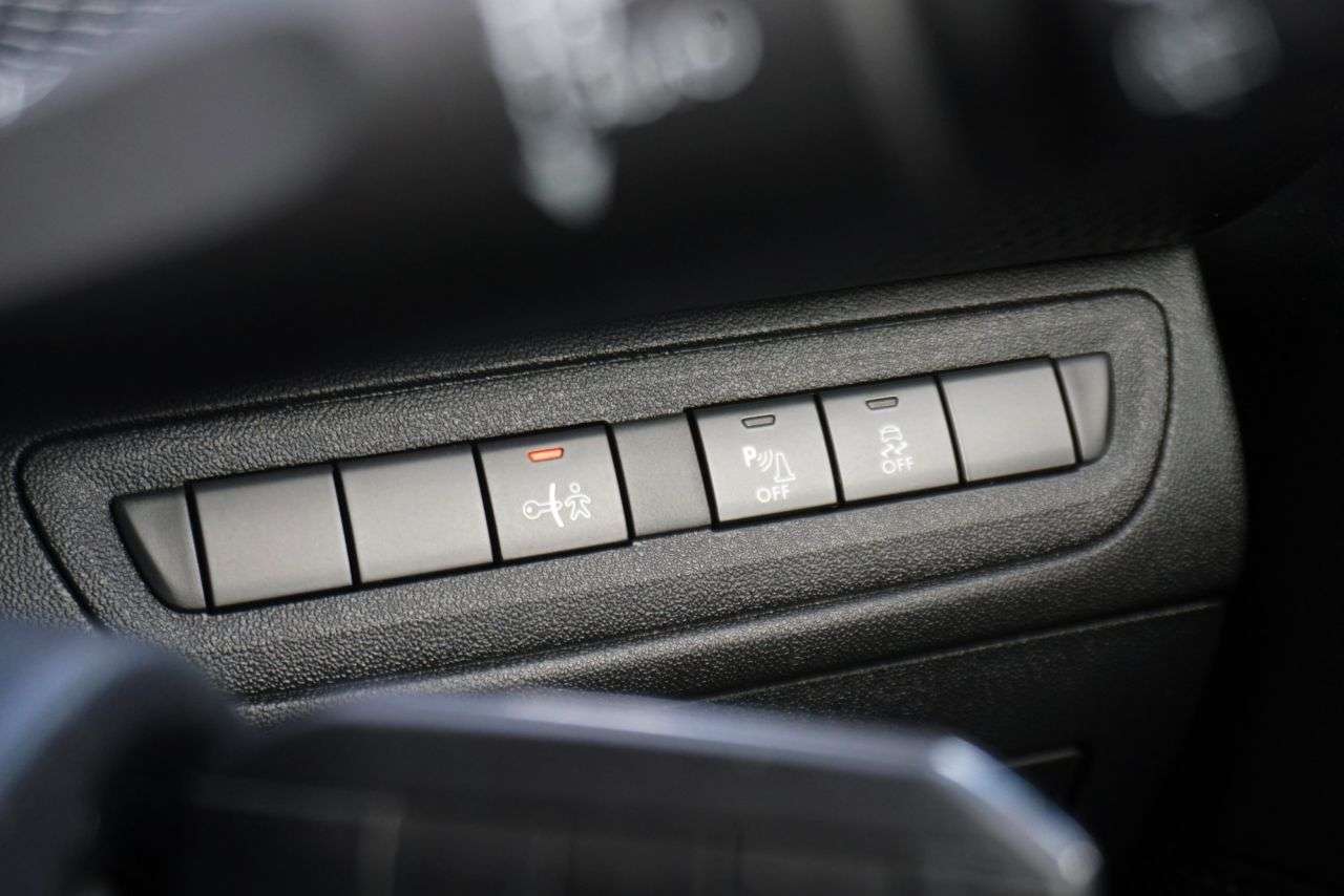 2016 PEUGEOT 208 2016 PEUGEOT 208