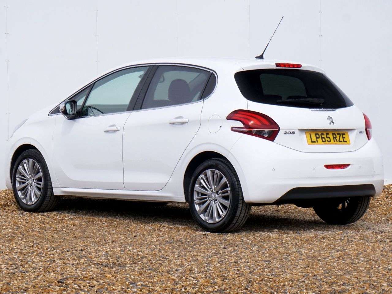 2016 PEUGEOT 208 2016 PEUGEOT 208