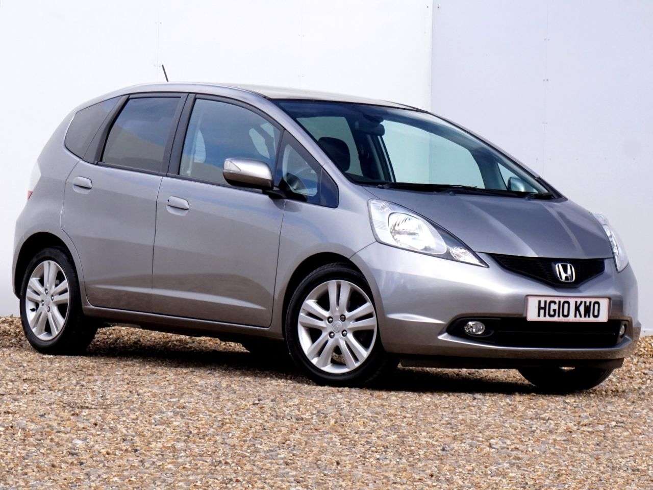 A 2010 HONDA JAZZ i-VTEC EX Hatchback Petrol i SHIFT 5dr - Just 39,167 Miles from New / Panor A 2010 HONDA JAZZ i-VTEC EX Hatchback Petrol i SHIFT 5dr - Just 39,167 Miles from New / Panor