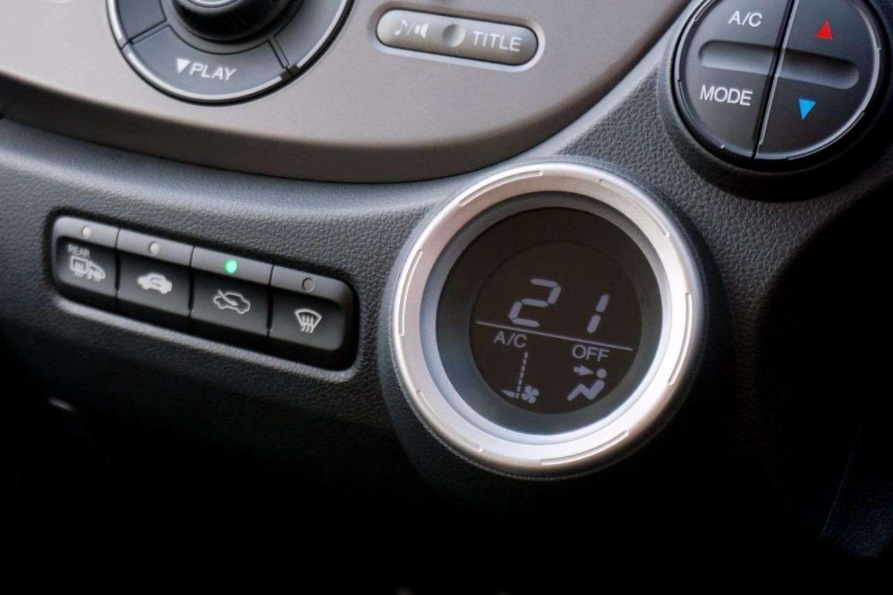 2010 HONDA JAZZ 2010 HONDA JAZZ