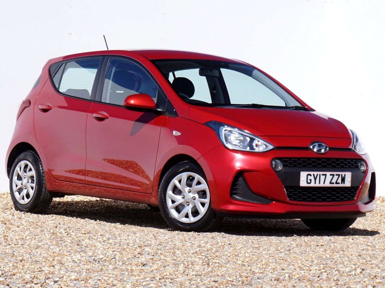 A 2017 HYUNDAI I10 1.0 SE Hatchback Petrol Manual Euro 6 5dr - Just 11,999 Miles / 1 Owner fro A 2017 HYUNDAI I10 1.0 SE Hatchback Petrol Manual Euro 6 5dr - Just 11,999 Miles / 1 Owner fro