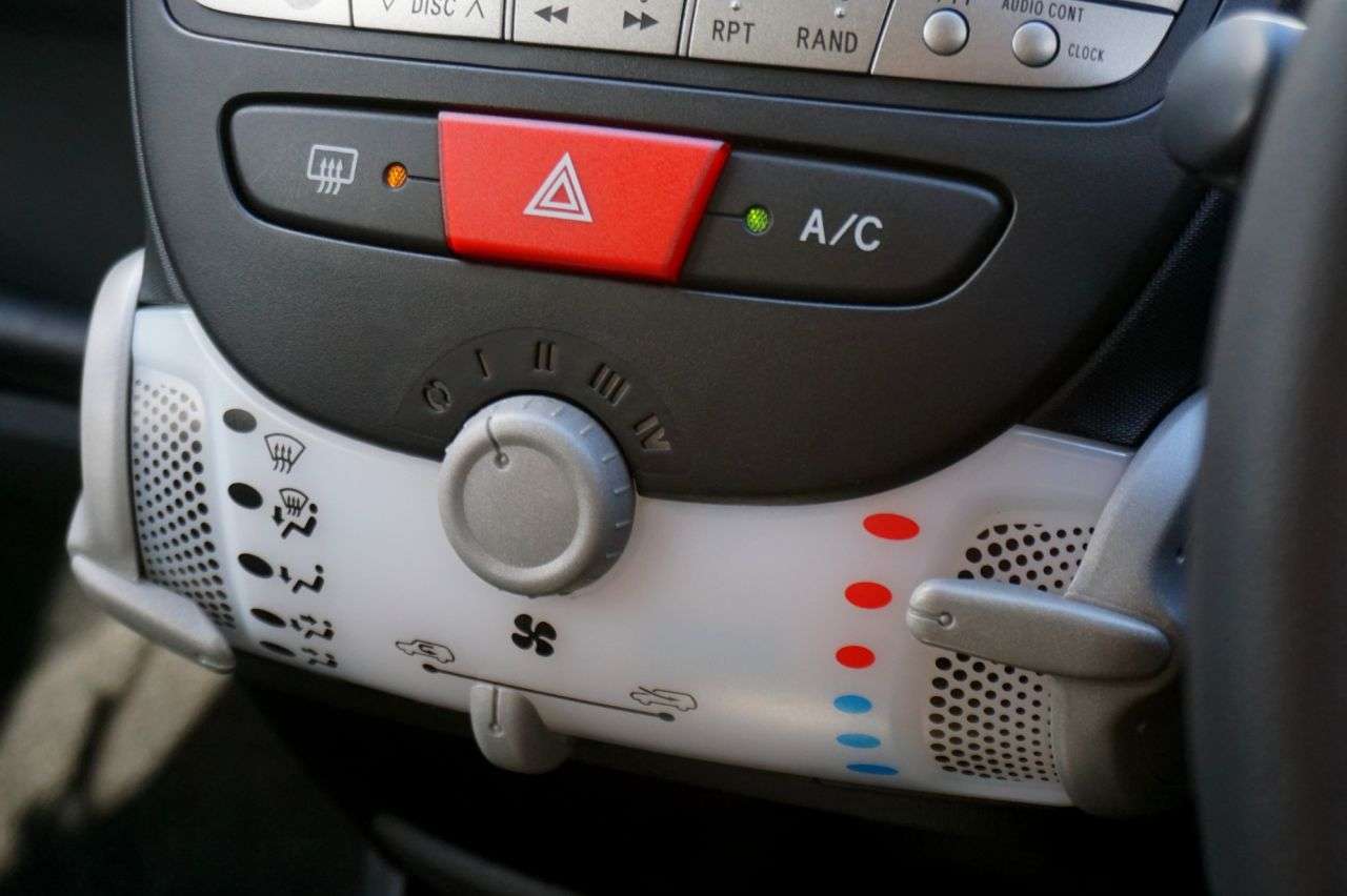 2012 TOYOTA AYGO 2012 TOYOTA AYGO