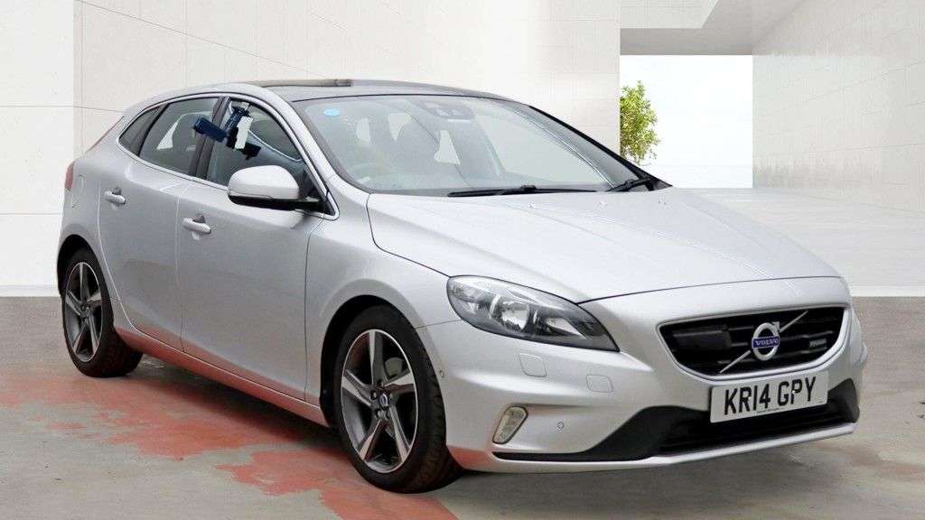 A 2014 VOLVO V40 1.6 D2 R-Design Hatchback Diesel Manual (s/s) 5dr - Just 29,277 Miles / Pan A 2014 VOLVO V40 1.6 D2 R-Design Hatchback Diesel Manual (s/s) 5dr - Just 29,277 Miles / Pan