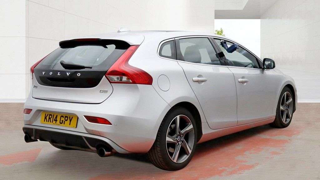 A 2014 VOLVO V40 1.6 D2 R-Design Hatchback Diesel Manual (s/s) 5dr - Just 29,277 Miles / Pan A 2014 VOLVO V40 1.6 D2 R-Design Hatchback Diesel Manual (s/s) 5dr - Just 29,277 Miles / Pan