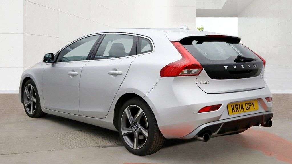 A 2014 VOLVO V40 1.6 D2 R-Design Hatchback Diesel Manual (s/s) 5dr - Just 29,277 Miles / Pan A 2014 VOLVO V40 1.6 D2 R-Design Hatchback Diesel Manual (s/s) 5dr - Just 29,277 Miles / Pan