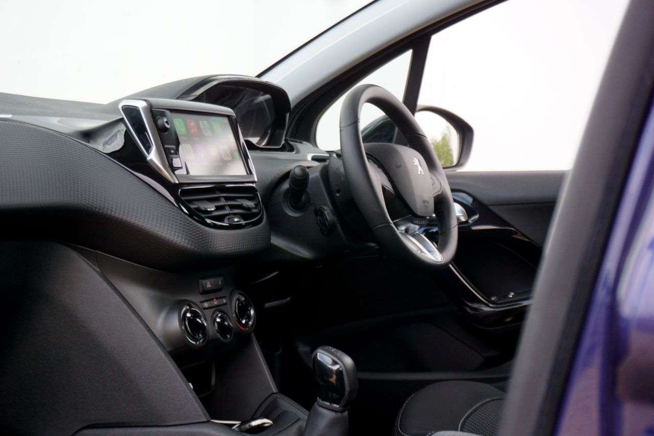2016 PEUGEOT 208 2016 PEUGEOT 208