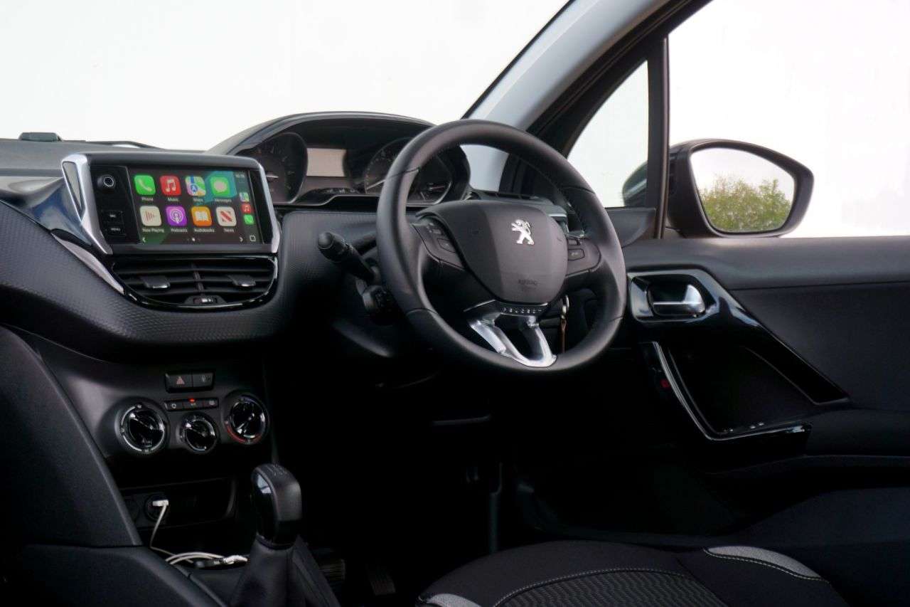 2016 PEUGEOT 208 2016 PEUGEOT 208