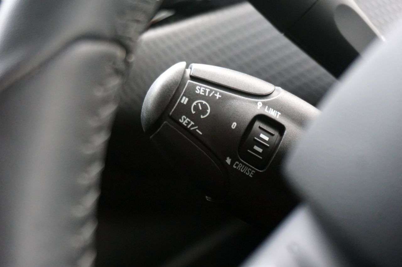 2016 PEUGEOT 208 2016 PEUGEOT 208