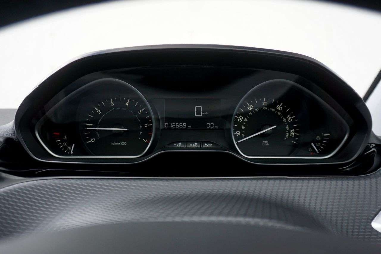 2016 PEUGEOT 208 2016 PEUGEOT 208