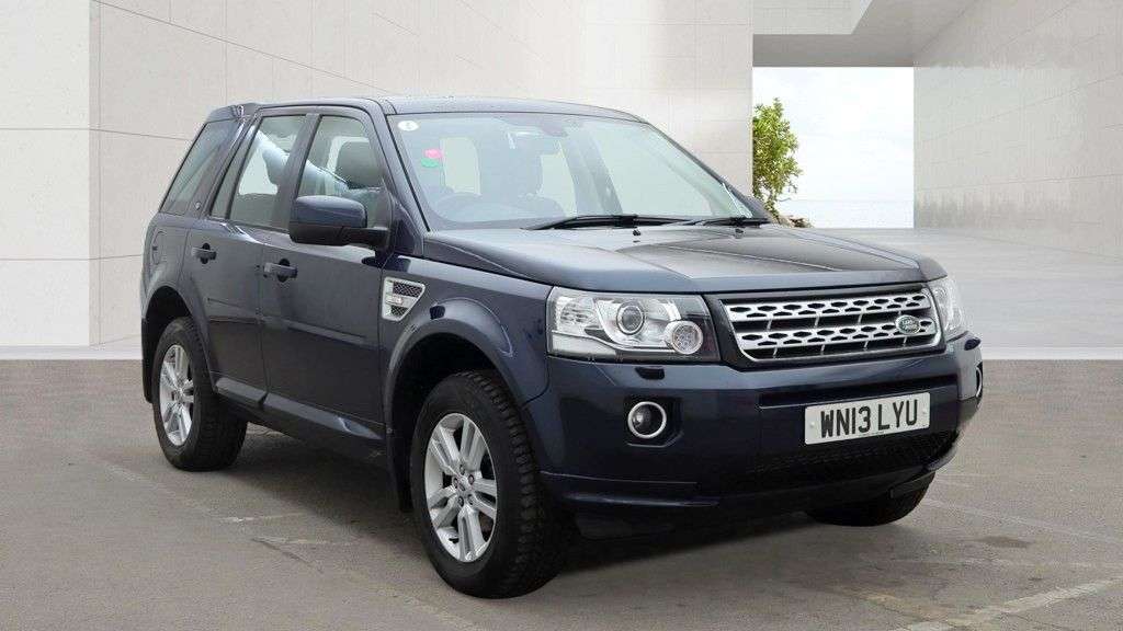 A 2013 LAND ROVER FREELANDER 2 2.2 TD4 XS SUV Diesel CommandShift 4WD 5dr - Just 49,000 Miles from New / G A 2013 LAND ROVER FREELANDER 2 2.2 TD4 XS SUV Diesel CommandShift 4WD 5dr - Just 49,000 Miles from New / G