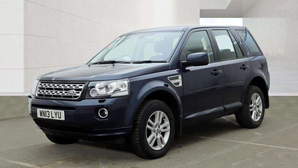 A 2013 LAND ROVER FREELANDER 2 2.2 TD4 XS SUV Diesel CommandShift 4WD 5dr - Just 49,000 Miles from New / G A 2013 LAND ROVER FREELANDER 2 2.2 TD4 XS SUV Diesel CommandShift 4WD 5dr - Just 49,000 Miles from New / G