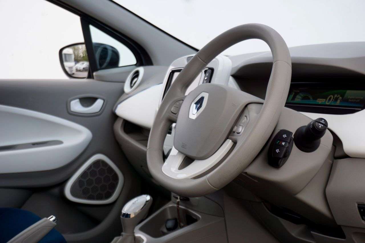 2014 RENAULT ZOE 2014 RENAULT ZOE