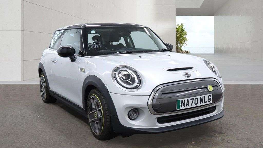 A 2020 MINI ELECTRIC HATCH Cooper SE 32.6kWh Level 1 Hatchback Electric Auto 3dr - Just 19,315 Miles / A 2020 MINI ELECTRIC HATCH Cooper SE 32.6kWh Level 1 Hatchback Electric Auto 3dr - Just 19,315 Miles /