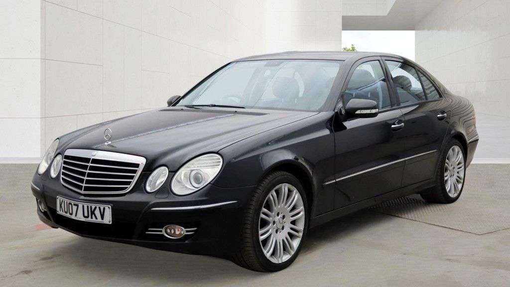 A 2007 MERCEDES-BENZ E-CLASS 3.0 E280 CDI Sport Saloon Diesel G-Tronic 4dr - Just 76,127 Miles / Same ow A 2007 MERCEDES-BENZ E-CLASS 3.0 E280 CDI Sport Saloon Diesel G-Tronic 4dr - Just 76,127 Miles / Same ow