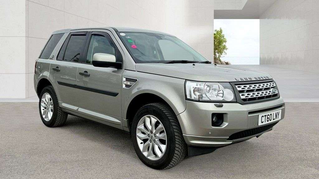 A 2011 LAND ROVER FREELANDER 2 2.2 SD4 HSE SUV Diesel CommandShift 4WD 5dr - Just 47,000 Miles / Panoramic A 2011 LAND ROVER FREELANDER 2 2.2 SD4 HSE SUV Diesel CommandShift 4WD 5dr - Just 47,000 Miles / Panoramic