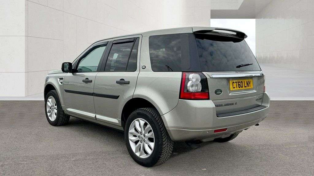 A 2011 LAND ROVER FREELANDER 2 2.2 SD4 HSE SUV Diesel CommandShift 4WD 5dr - Just 47,000 Miles / Panoramic A 2011 LAND ROVER FREELANDER 2 2.2 SD4 HSE SUV Diesel CommandShift 4WD 5dr - Just 47,000 Miles / Panoramic