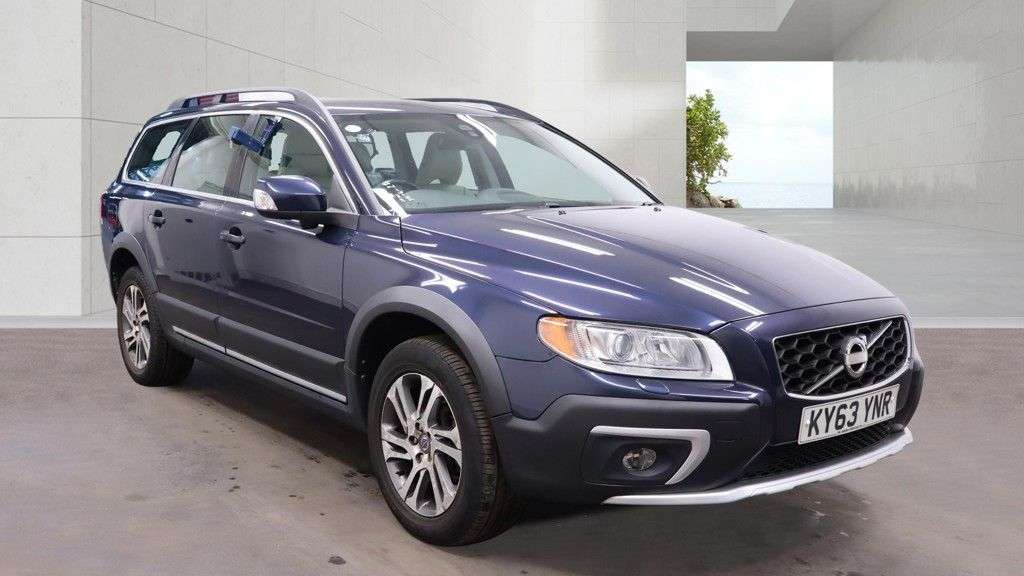 A 2013 VOLVO XC70 2.4 D4 SE Nav Estate Diesel Geartronic AWD 5dr - Just 60,025 Miles / Same O A 2013 VOLVO XC70 2.4 D4 SE Nav Estate Diesel Geartronic AWD 5dr - Just 60,025 Miles / Same O