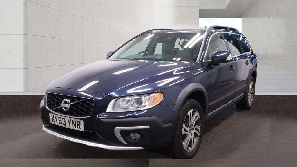 A 2013 VOLVO XC70 2.4 D4 SE Nav Estate Diesel Geartronic AWD 5dr - Just 60,025 Miles / Same O A 2013 VOLVO XC70 2.4 D4 SE Nav Estate Diesel Geartronic AWD 5dr - Just 60,025 Miles / Same O