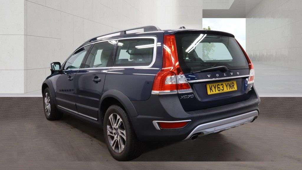 A 2013 VOLVO XC70 2.4 D4 SE Nav Estate Diesel Geartronic AWD 5dr - Just 60,025 Miles / Same O A 2013 VOLVO XC70 2.4 D4 SE Nav Estate Diesel Geartronic AWD 5dr - Just 60,025 Miles / Same O