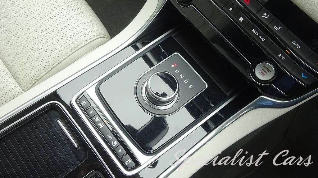 2017 JAGUAR XF 2017 JAGUAR XF