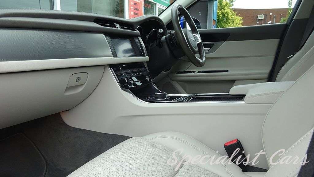 2017 JAGUAR XF 2017 JAGUAR XF